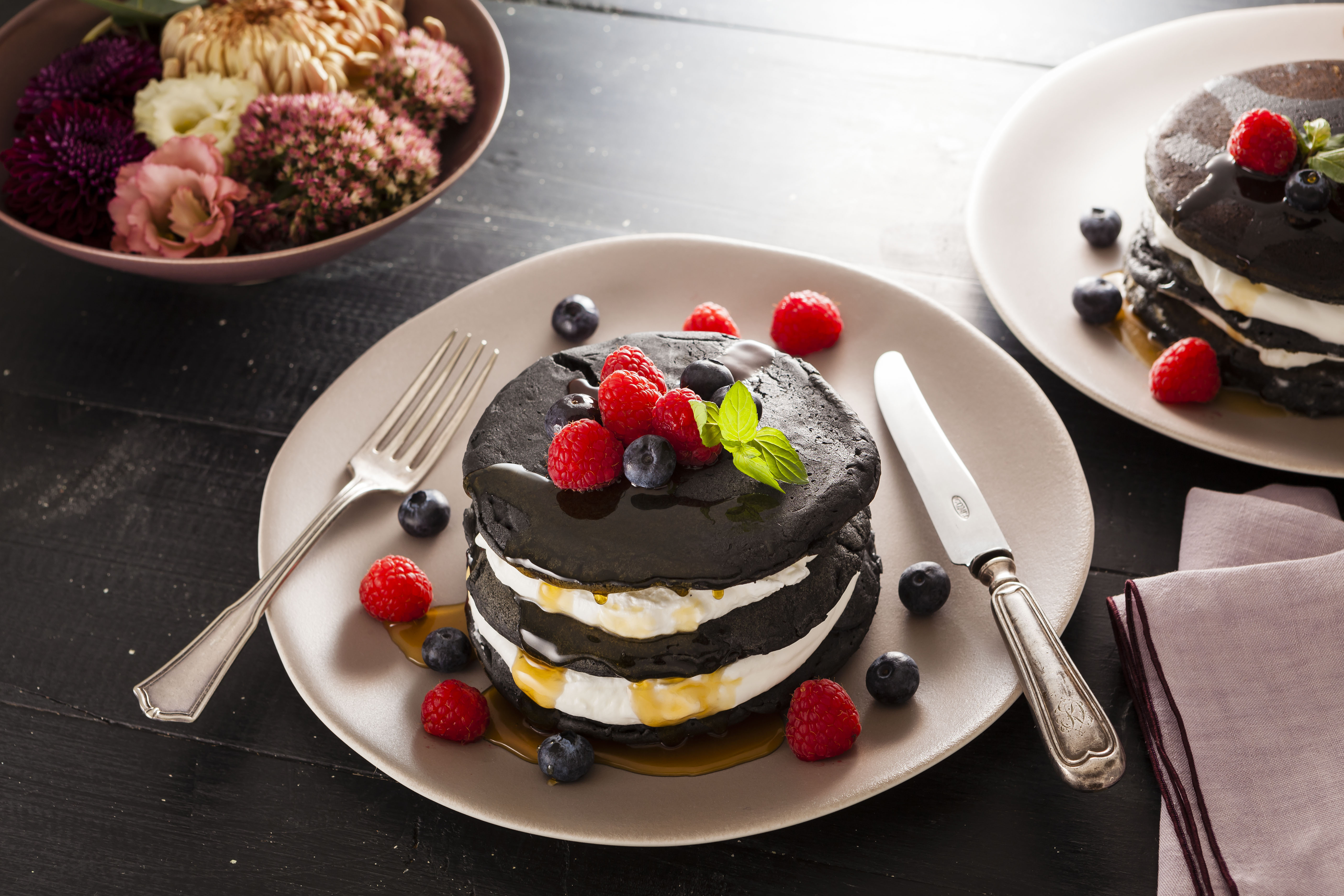 黒いパンケーキの画像